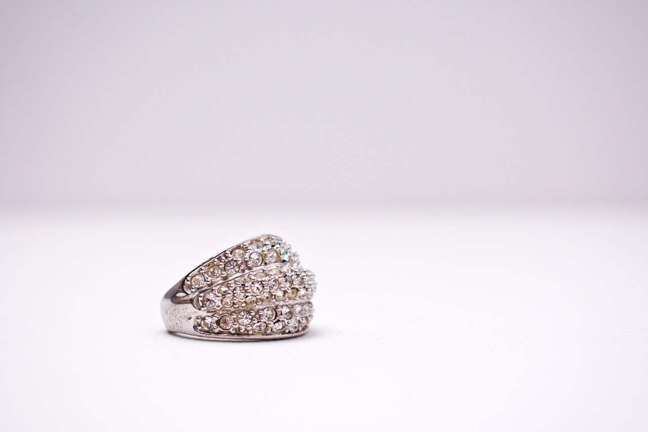 Des charms en argent compatibles aux bijoux Pandora